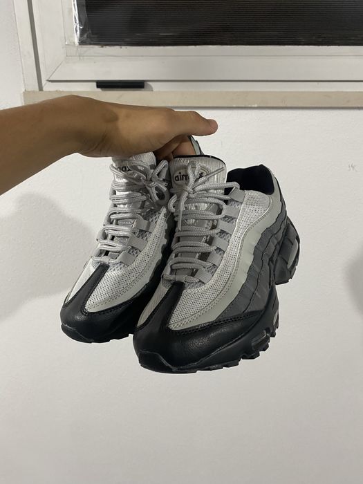 Nike Air Max 95 - black and gray