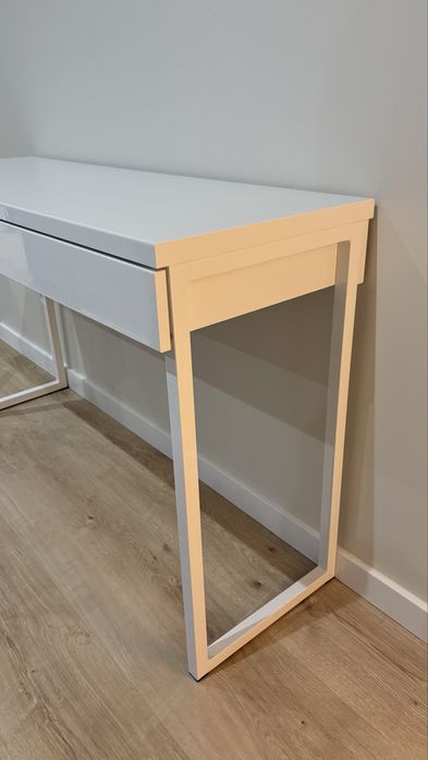 Secretária Ikea BESTA BURS