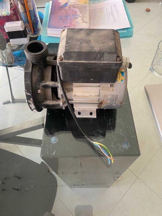 Motor de banheira de indução a funcionar