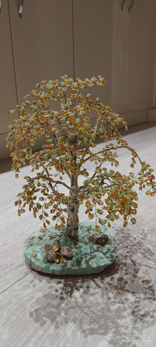 Дерево из бисера