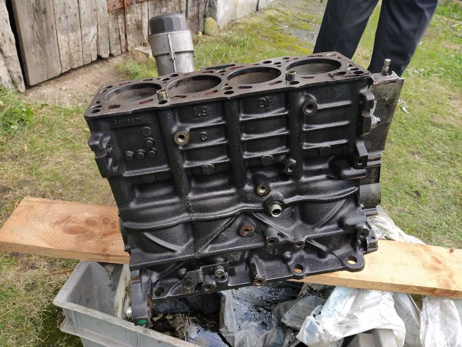 Blok silnika  VW Golf 1.9 TDI