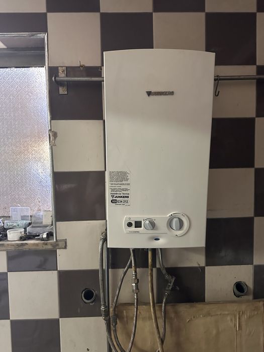 esquentador junkeres a funcionar bem dou garantia sou tecnico