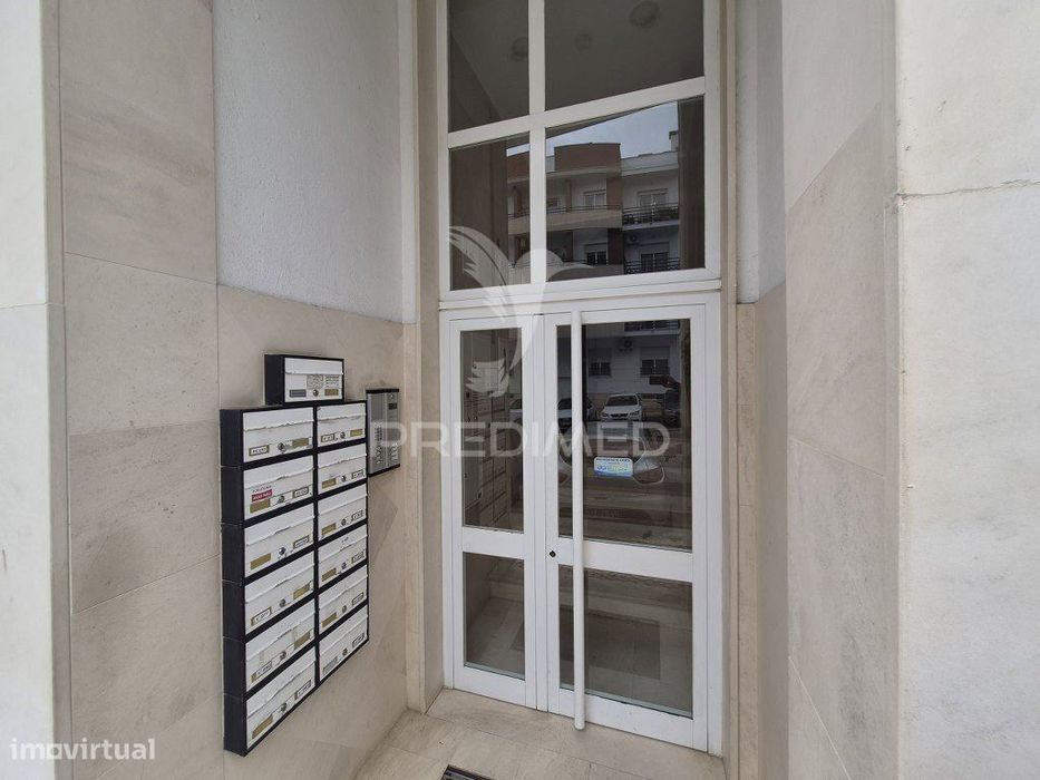 O Seu Apartamento T2 Vale de Flores — Laranjeiro E Feijó, Setúbal