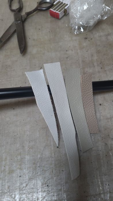 Krzesła skóra naturalna do jadalni, czarne nogi, jasno szara s