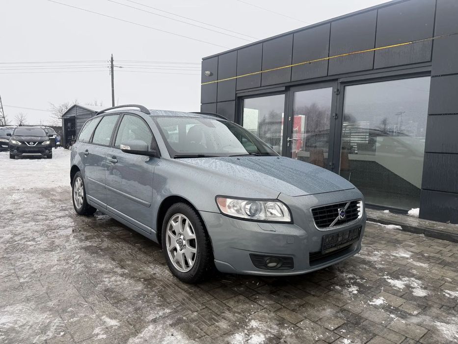 Volvo V50 2.0 Diesel Xenon Podgrzewane Fotele Lift Klimatyzacja Tempomat Kredyt