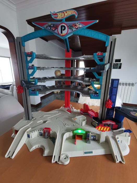 Grande garages de marca Hot Wheels