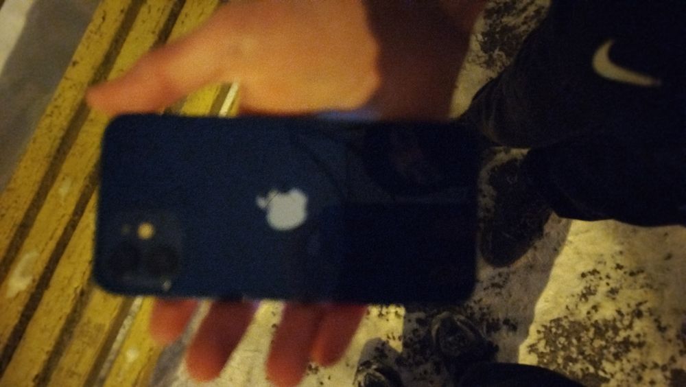 Iphone 12 без гарантії