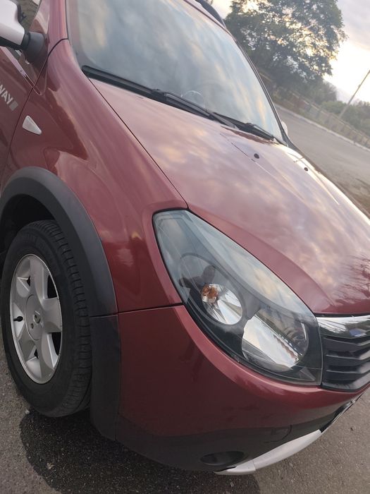 Продам Renault sandero 2012