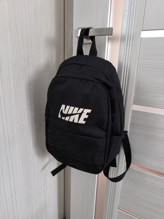 Рюкзак спортивний не великий Nike