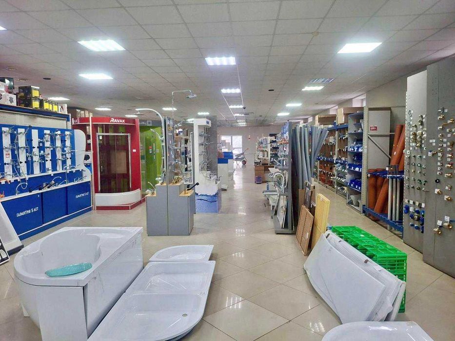 Оренда торгово-офісних приміщень площею 1400 м2 в р-ні вул. Ріпкінська