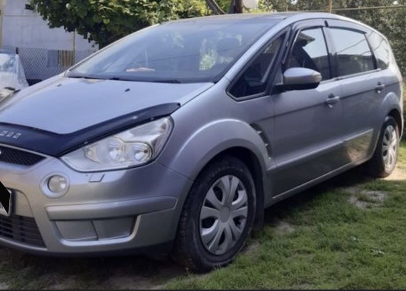 Продам машину Ford s-max