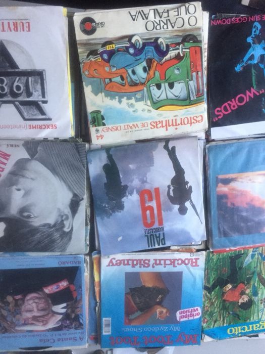Lote de 220 discos variados e muito antigos