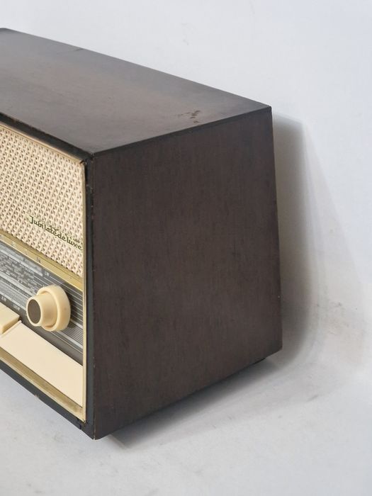 Rádio antigo reparado Telefunken