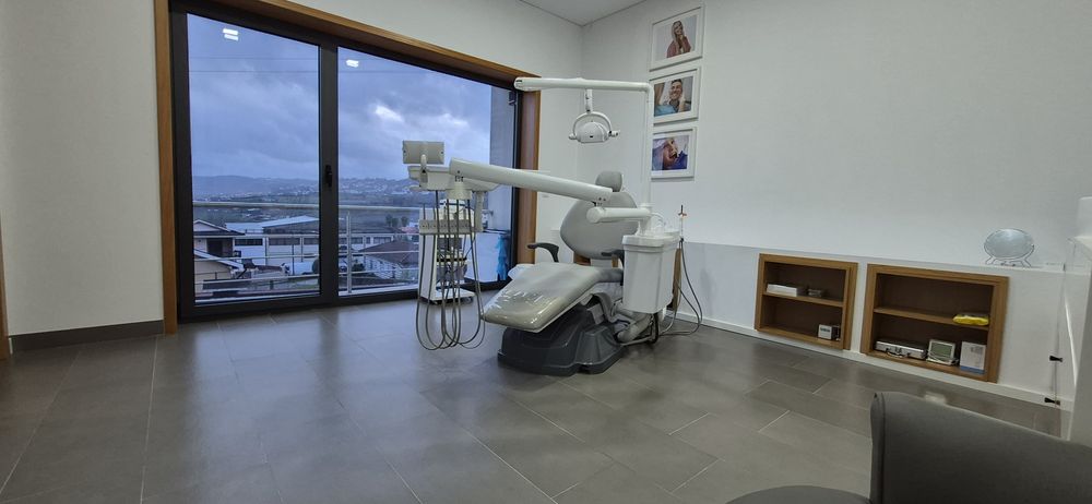 Gabinete de Medicina Dentária totalmente equipado para arrendamento – Felgueiras