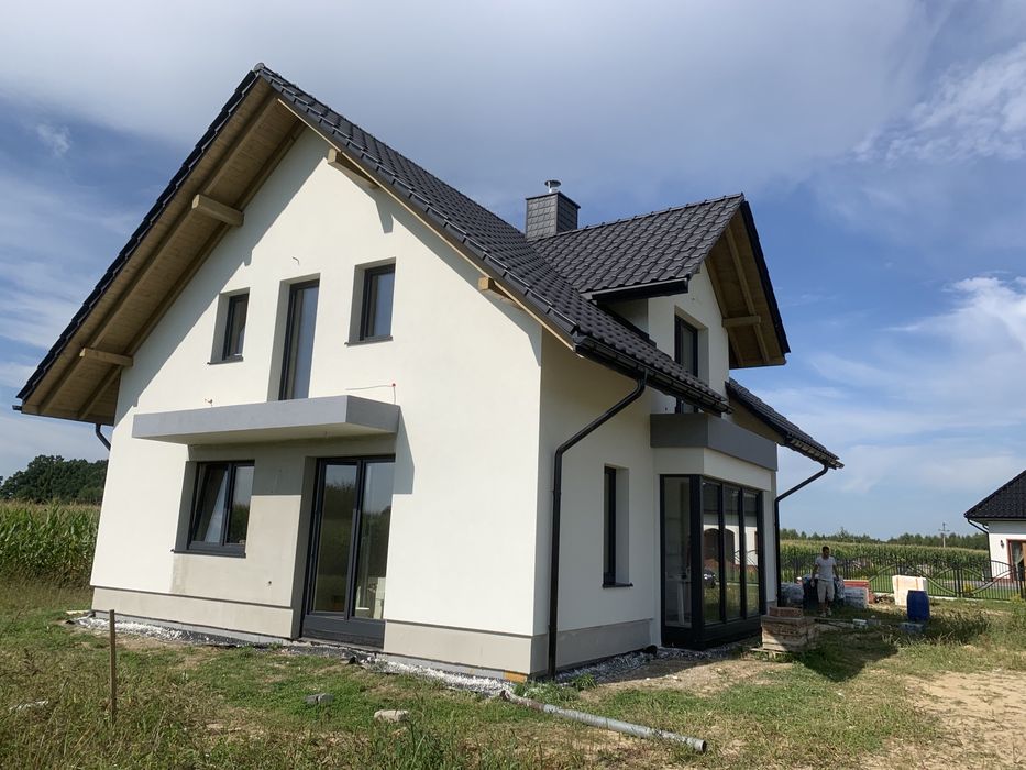 Elewacje Docieplenia  budynków Podbicia dachowe