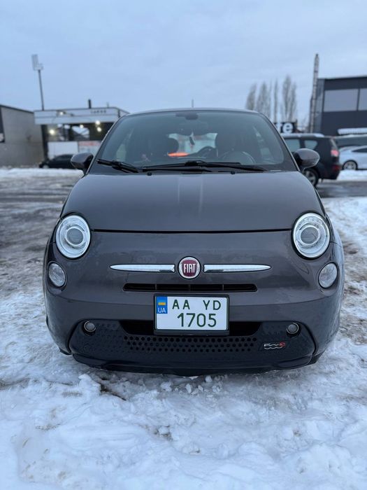 Fiat 500 e 2016 року