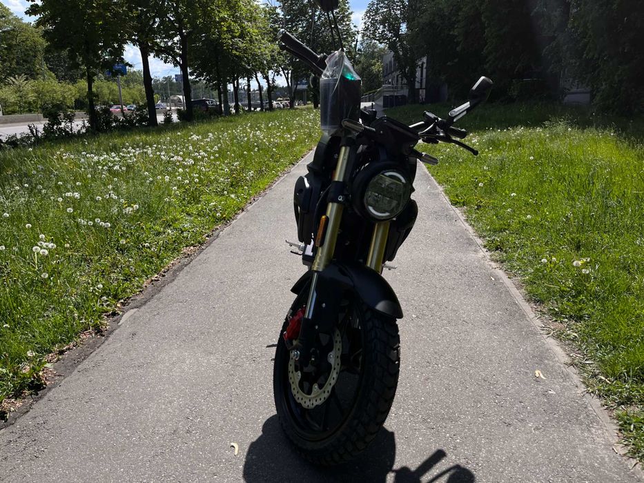 Мотоцикл SPARK SP300SC-1