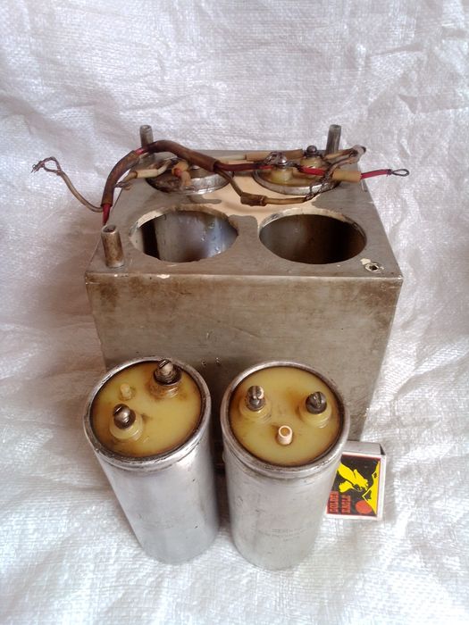 Конденсатор К50-18 50В-15000мкФ