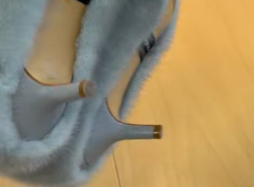 Красивые пушистые туфли