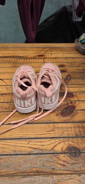 Ténis da marca Nike - rosa