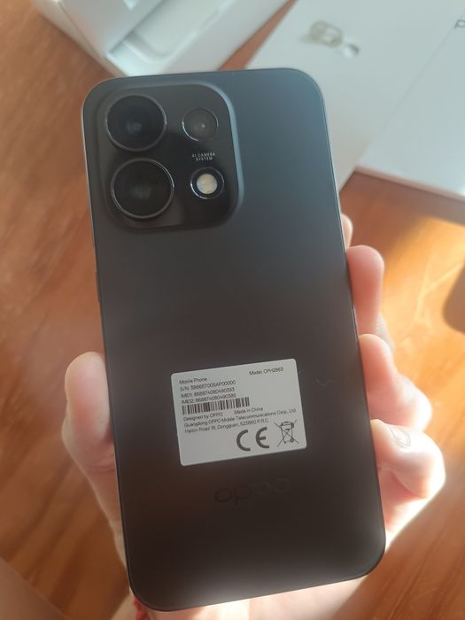 OPPO Reno 16 Pro 5G (512GB) – Como Novo (2 meses de uso) + Garantia + 2 Capas