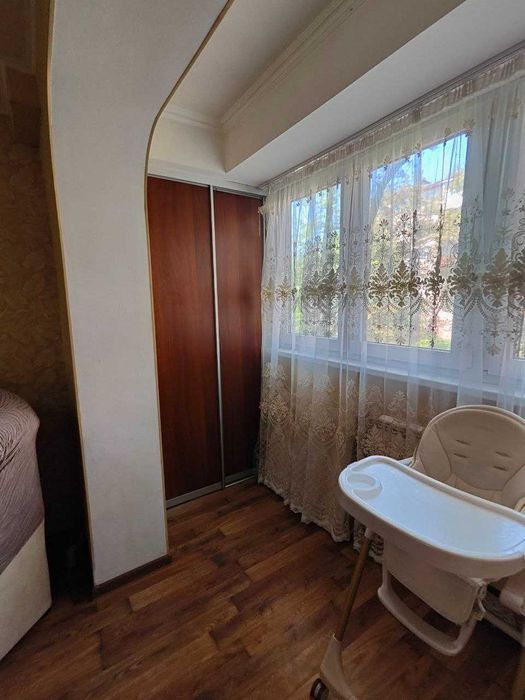 ПРОДАМ 3-ох кімнатну квартиру по вул.Перемоги (Победе)