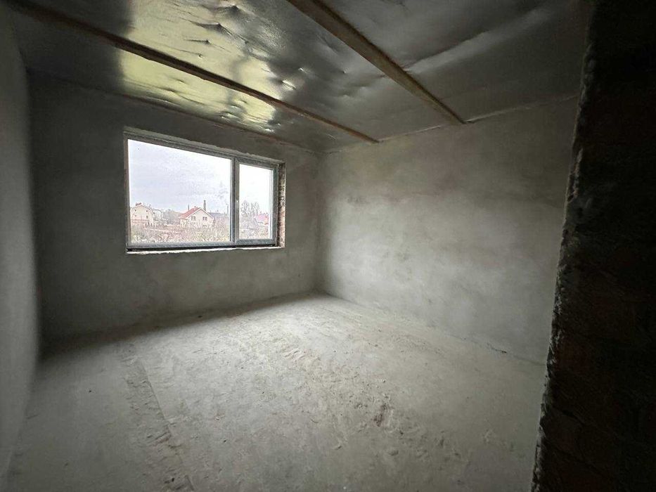 Просторий двоповерховий будинок площею 180м² у межах Івано-Франківська