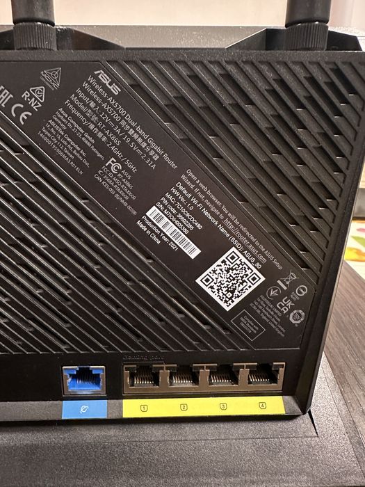 Asus RT-AX86S роутер