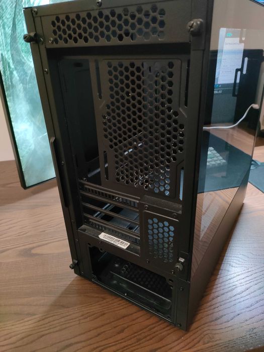 Caixa M-ATX Cooler Master NR400