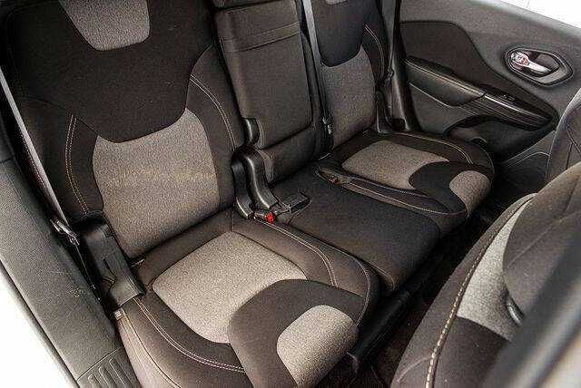 2016 Jeep Cherokee Sport