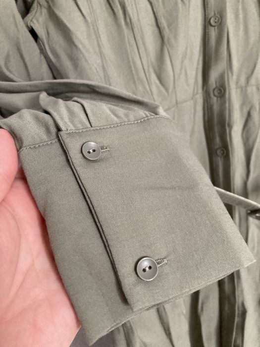 Плаття Reserved з тонкого льону із пояском на гудзиках