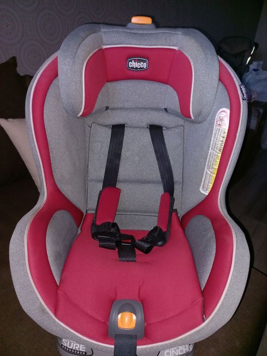 Автомобильное кресло  Chicco