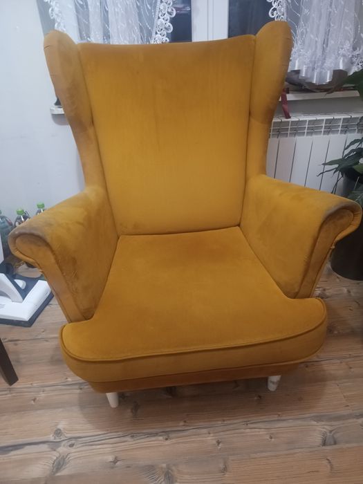 Fotel uszak z podnóżnikiem kolor musztardowy