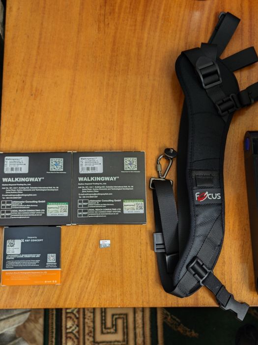 Ремінь для фотоапарата, швидкісна карта пам'яті SanDisk 64GB