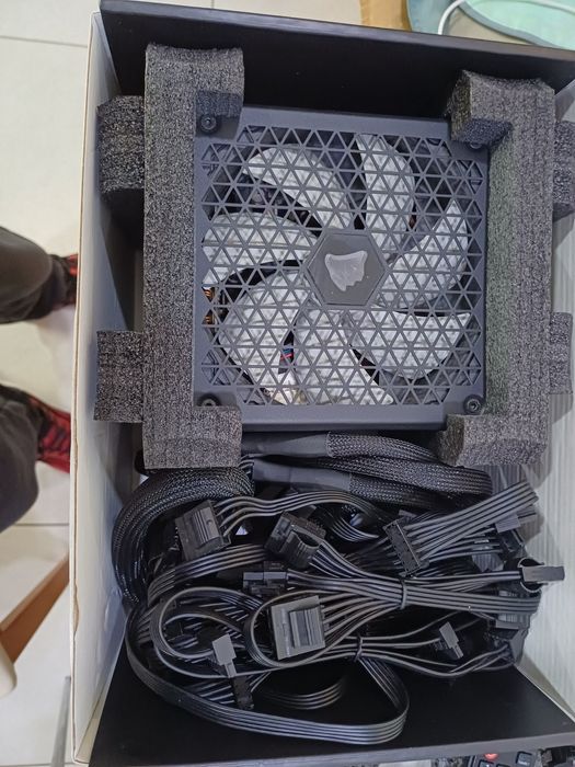 Fonte de alimentação Corsair RM 1000x