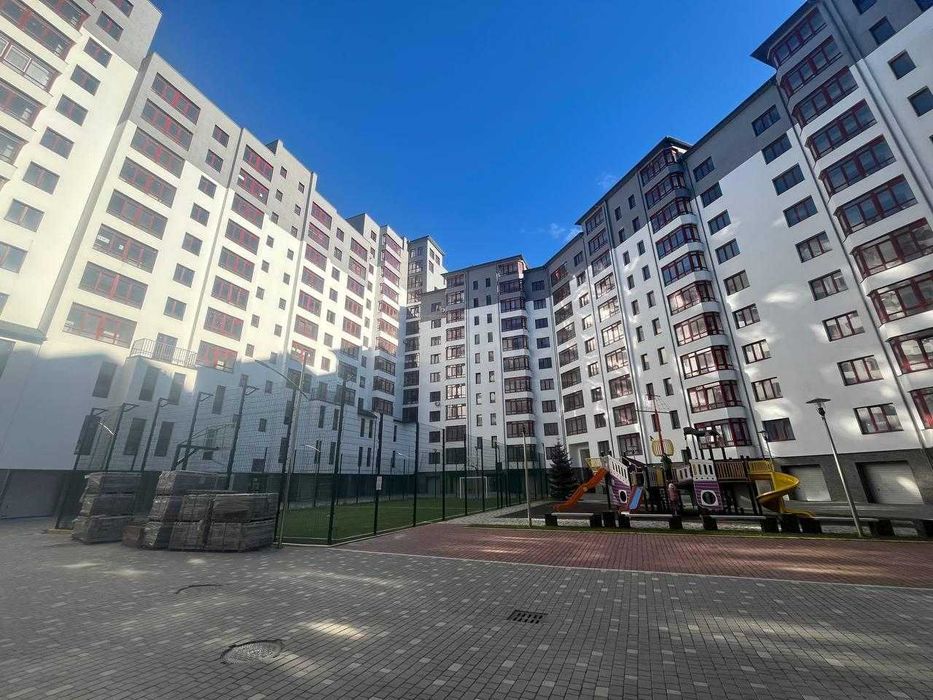 Здана квартира 90 м2 з виглядои на місто, по вул.Галицька