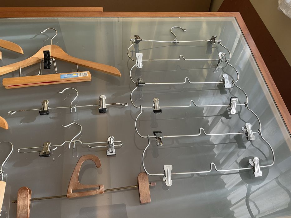 Cabides Madeira Saias calcas e Vestidos senhora