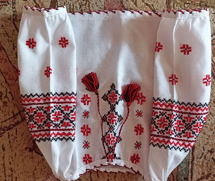 Вишиванка для дівчинки