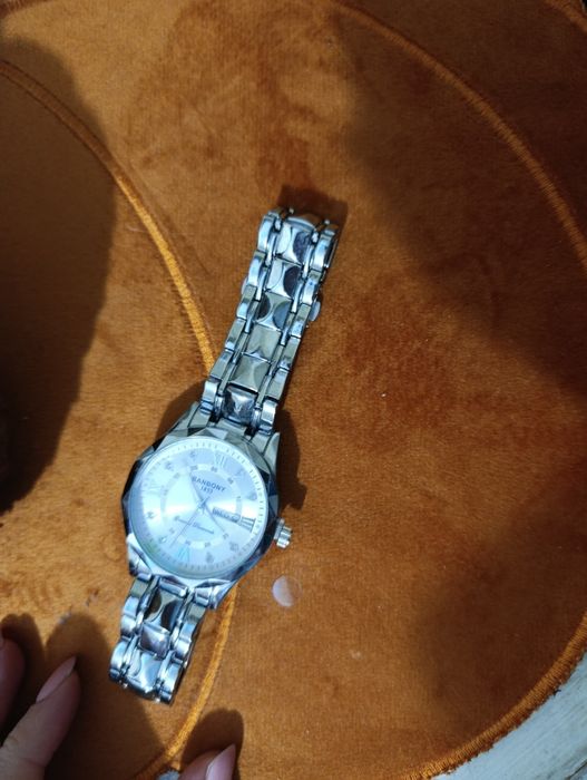 Чоловічий годинник