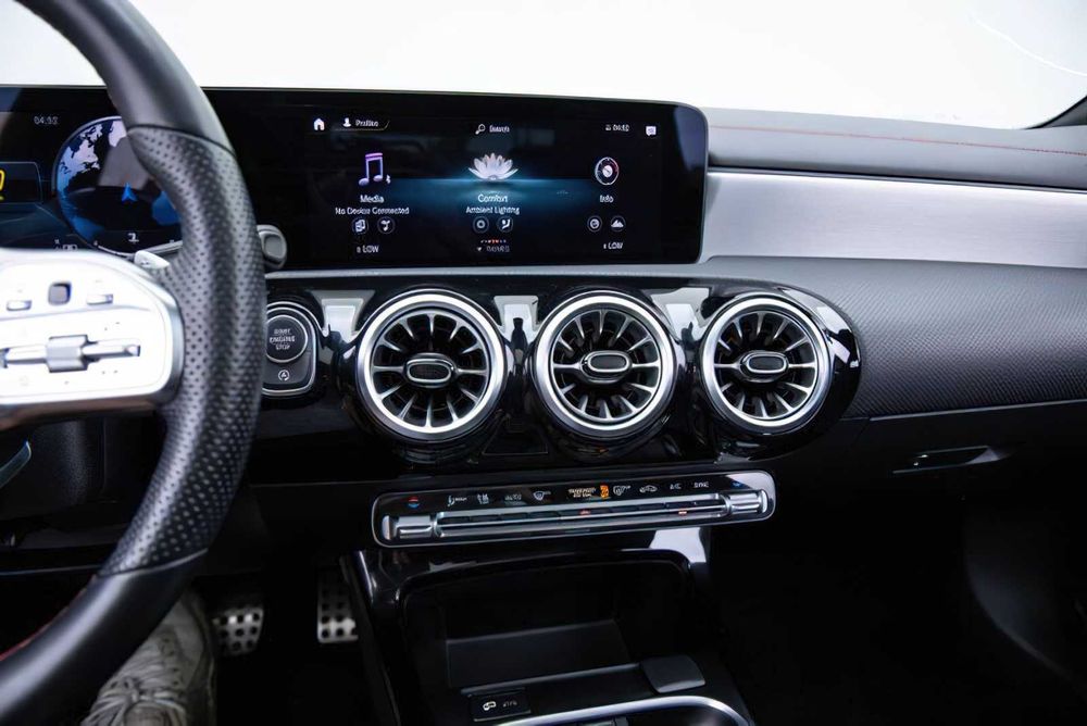 Mercedes-Benz CLA 250      2022