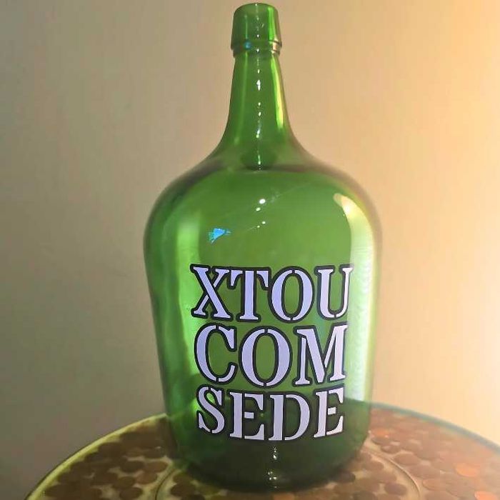 Garrafão Verde – “XTOU COM SEDE” by Madame Sotues