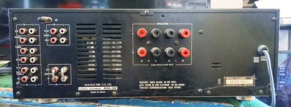 Amplificador AKAI