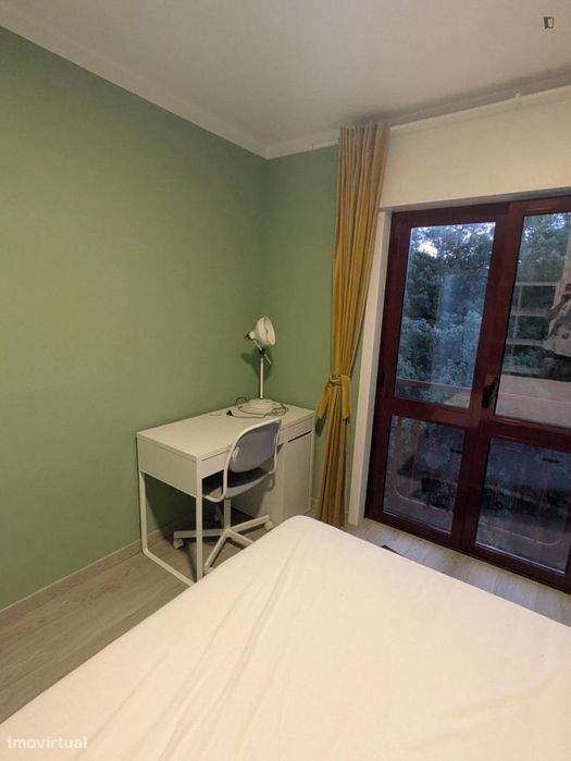 Quarto - localizado em Ramalde Porto
