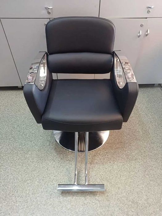 Парикмахерское кресло клиента HB-A32 гидравлическое, чёрное