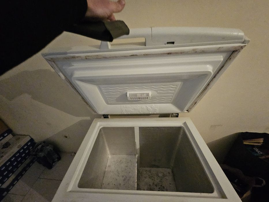 Vendo arca congeladora em.bom estado.