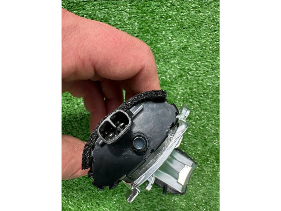 Toyota Land Cruiser 200 Покажчик повороту в дзеркалі (Для 2012-2016) L