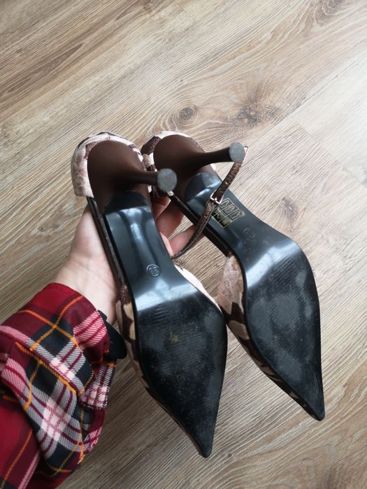 Buty na obcasie 38