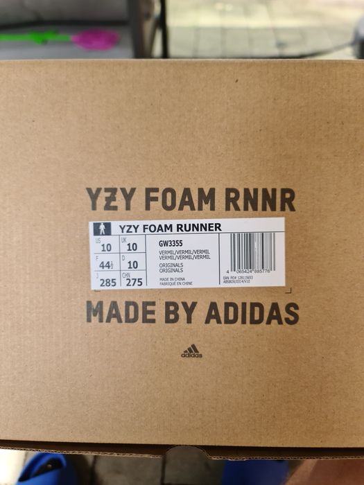 Yeezy foam vermillion