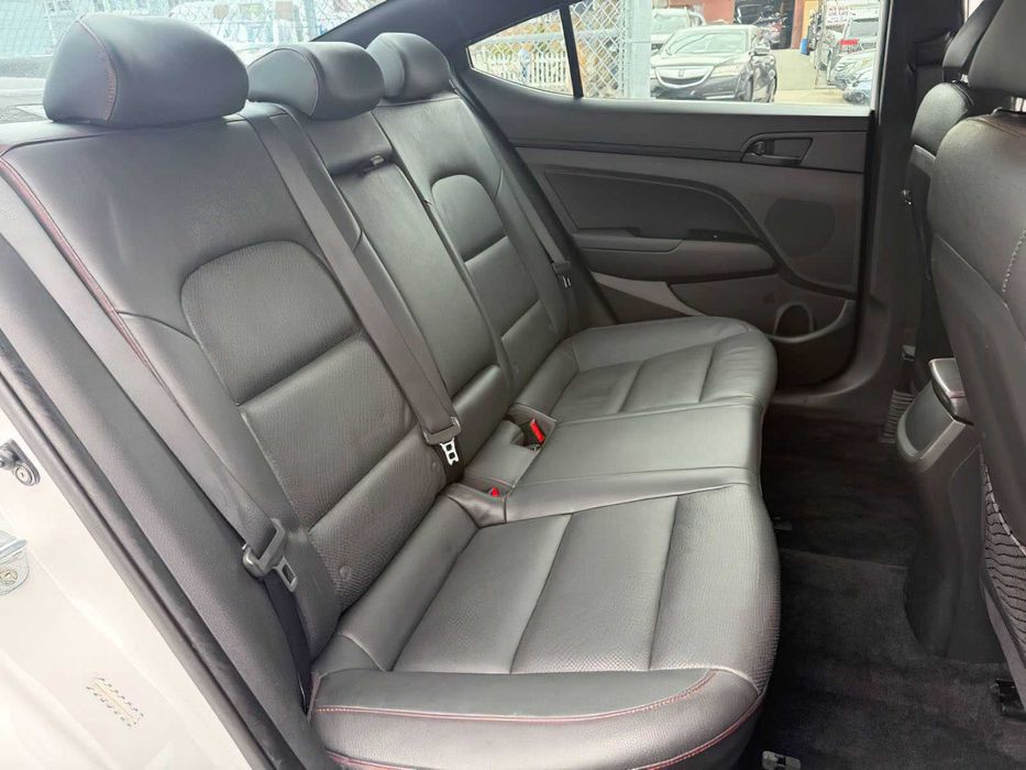 Hyundai Elantra Sport      2017