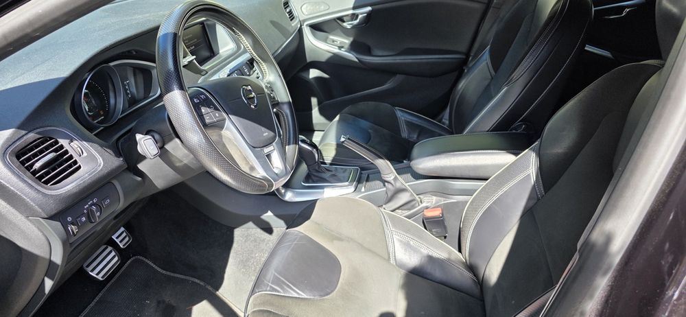Volvo V40 Rdesign